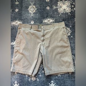 Men’s Lee Khaki Shorts Size 42